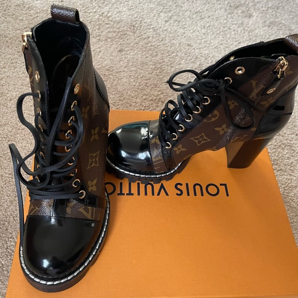 AUTHENTIC LOUIS VUITTON STAR TRAIL ANKLE BOOTS - Picture 3 of 4